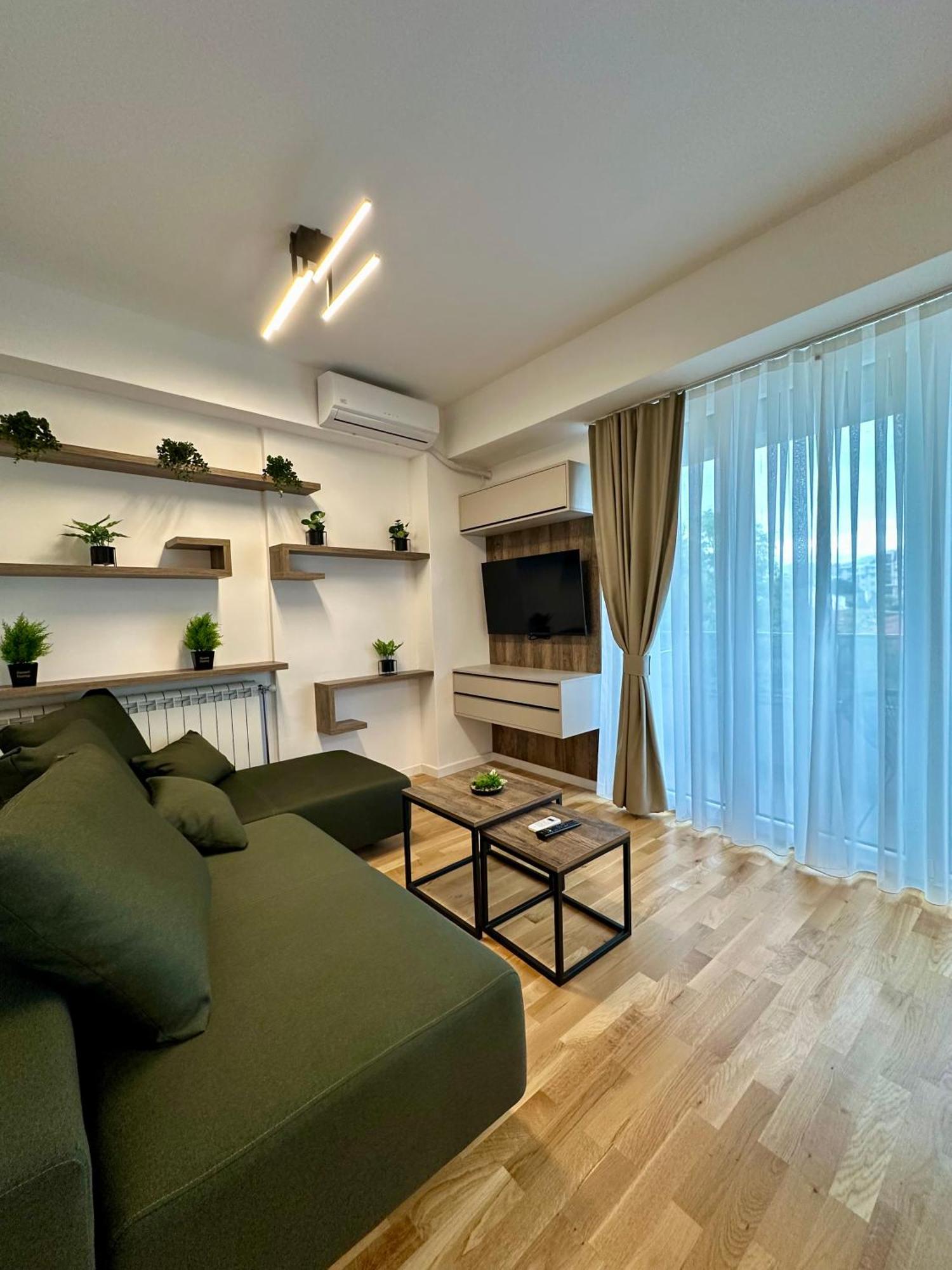 Downtown Riverside Apartments Skopje Ngoại thất bức ảnh