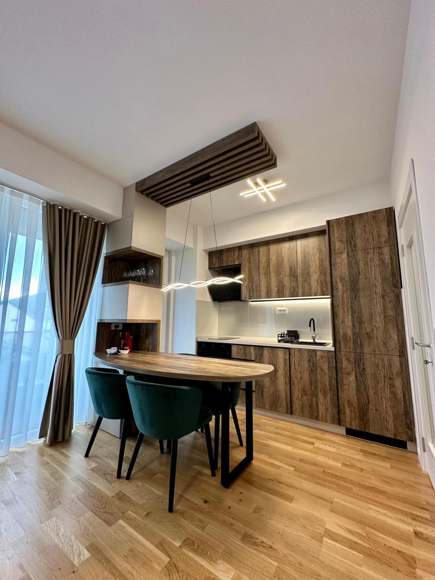 Downtown Riverside Apartments Skopje Ngoại thất bức ảnh