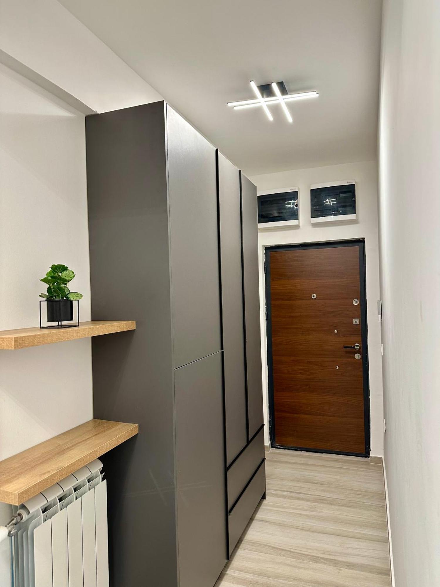 Downtown Riverside Apartments Skopje Ngoại thất bức ảnh