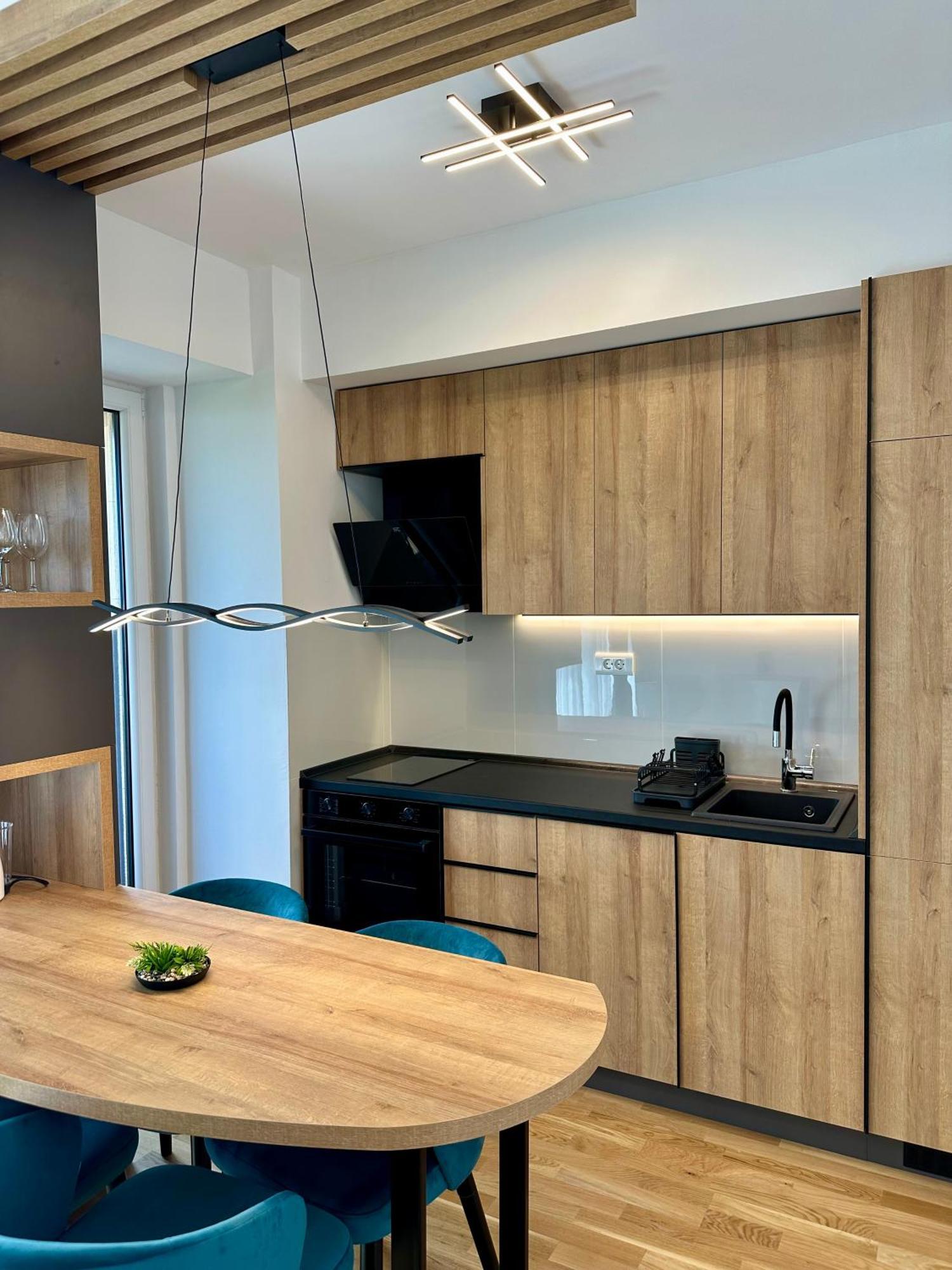 Downtown Riverside Apartments Skopje Ngoại thất bức ảnh