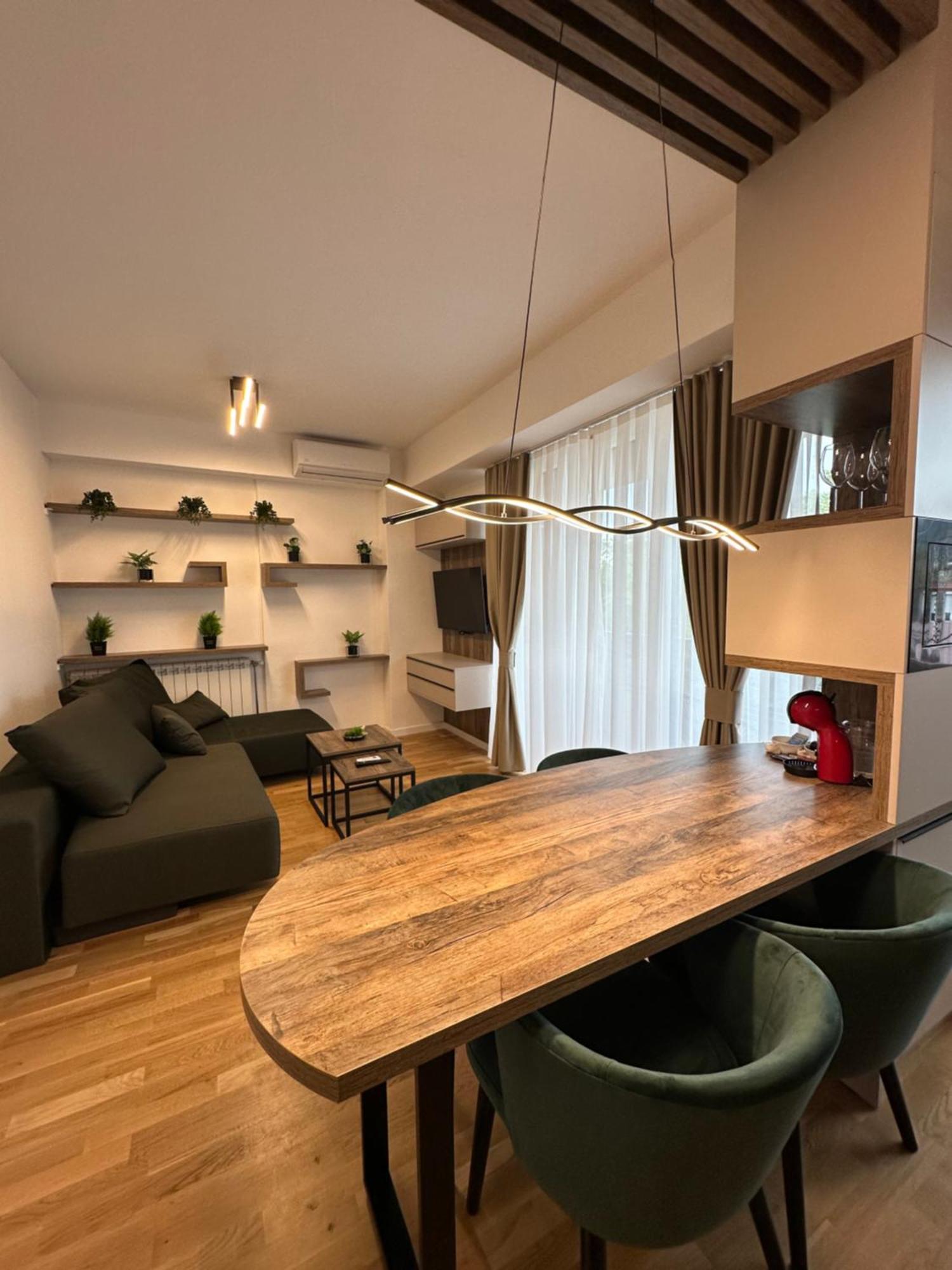 Downtown Riverside Apartments Skopje Ngoại thất bức ảnh