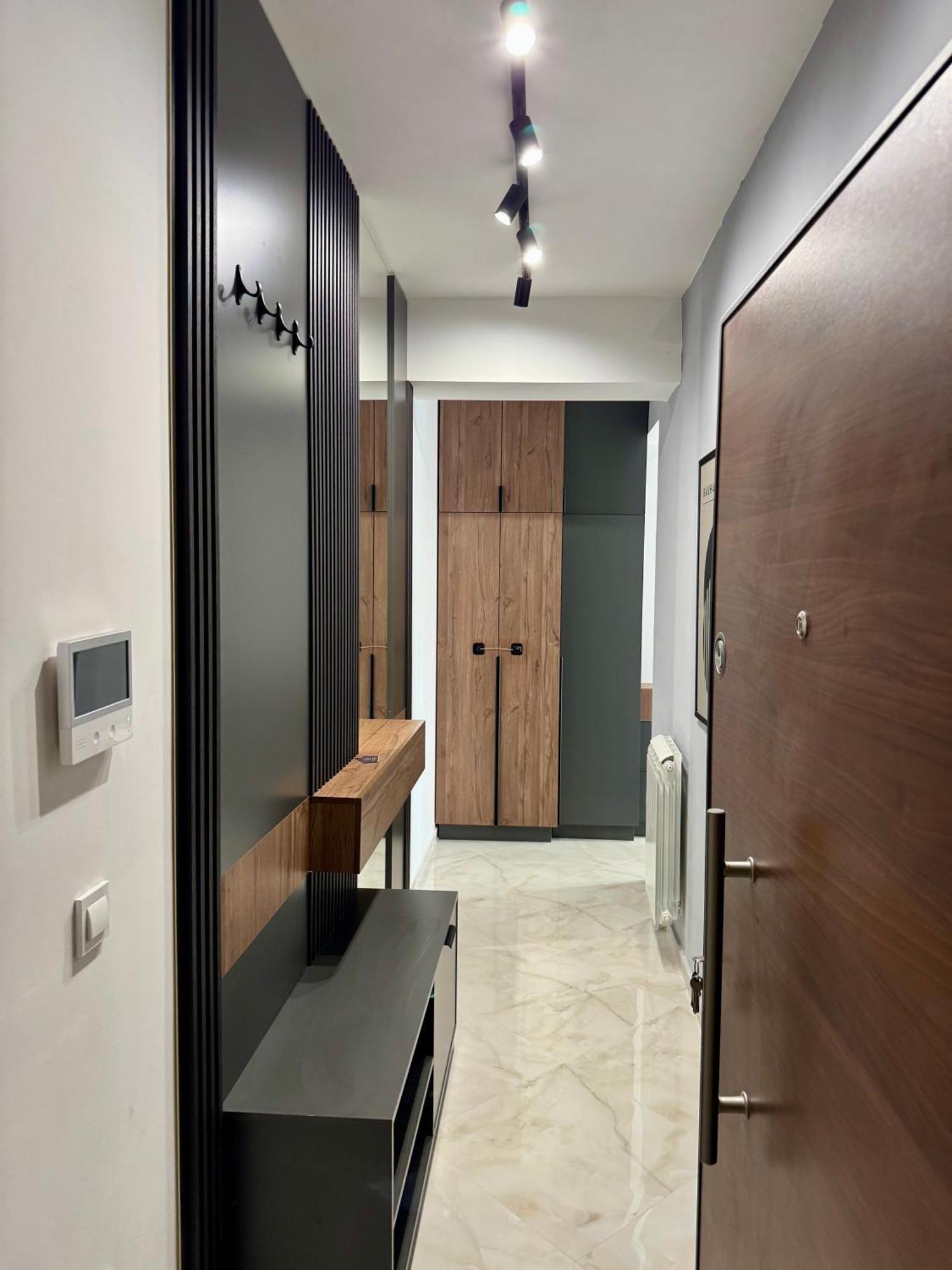 Downtown Riverside Apartments Skopje Ngoại thất bức ảnh